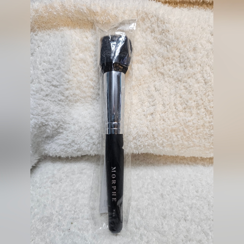Morphe M106 Unique Point Dome Brush